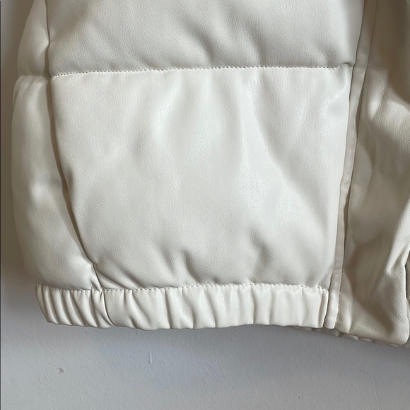 Zara Cream Quilted Vest with High Collar - Picture 3 of 6